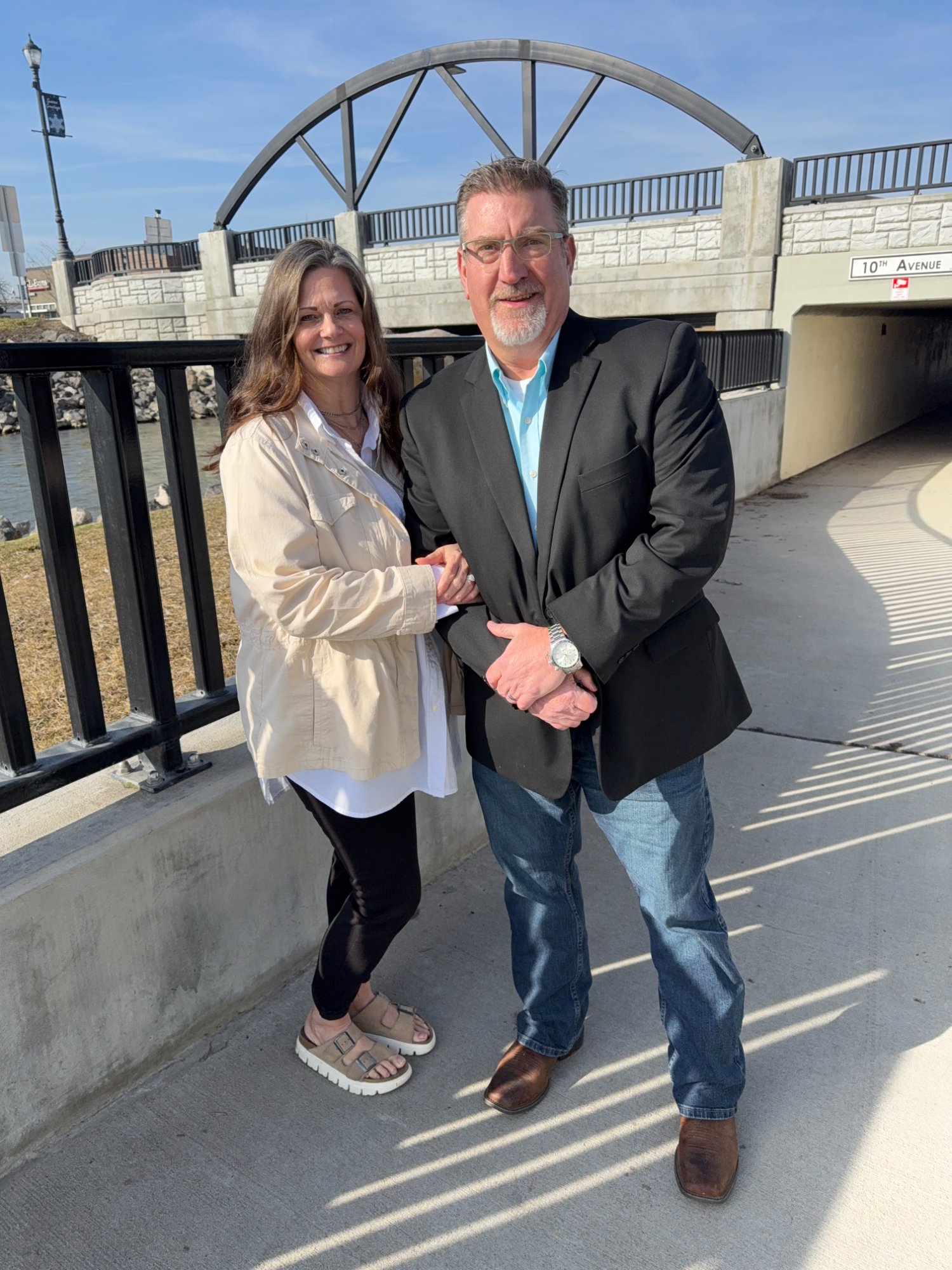 Troy and Suz Hooper outdoors in Nampa